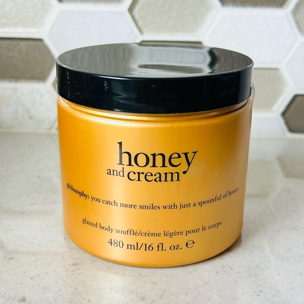 Brand new Philosophy Honey and Cream glazed body soufflé 16oz